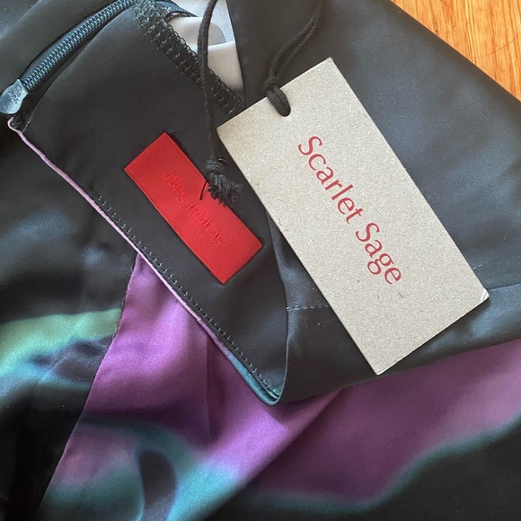 Scarlet Sage Dark Green Satin Mini Skirt - Picture 6 of 6